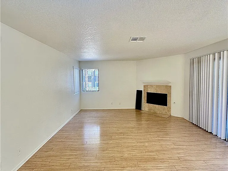 5042 Rainbow Blvd #106 — Photo 4