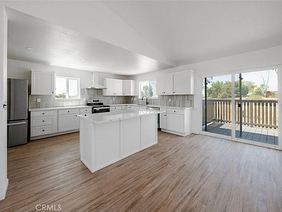 5th image of 15758 Mark Rd