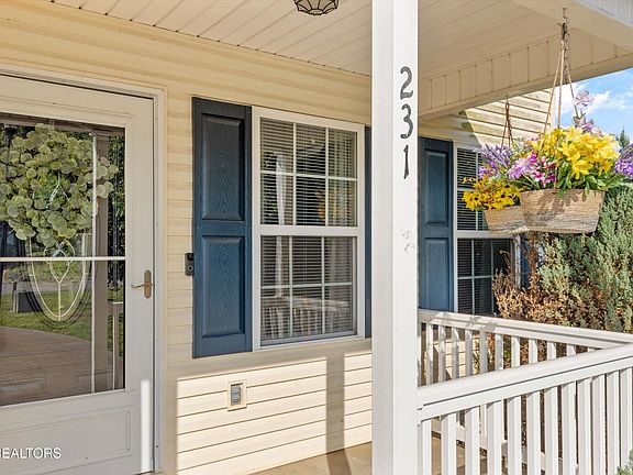 4th image of 231 Heritage Crossing Dr