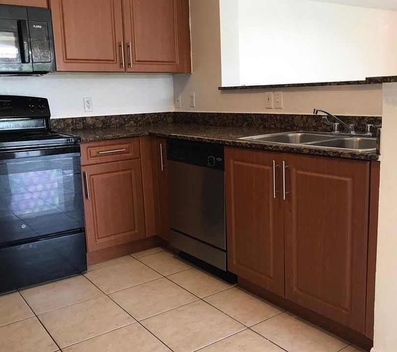1st image of 13820 NE 3rd Ct APT 305