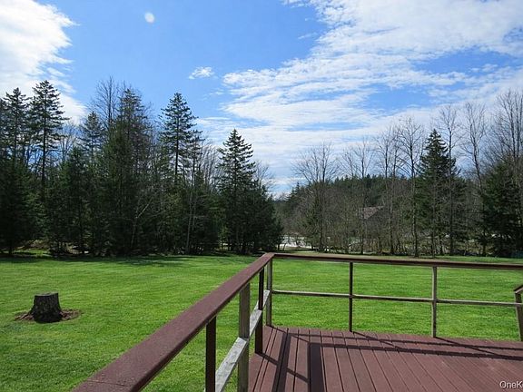 5th image of 698 Cooley Road