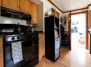 19 Montgomery St, Cambridge, MA 02140