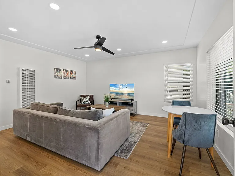 3121 Emerson St — Photo 3