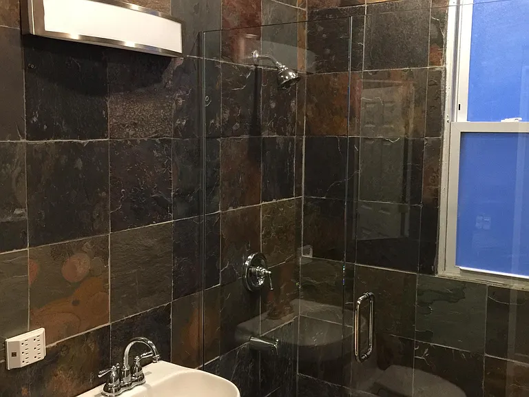 2035 N Avers Ave #2 — Photo 30
