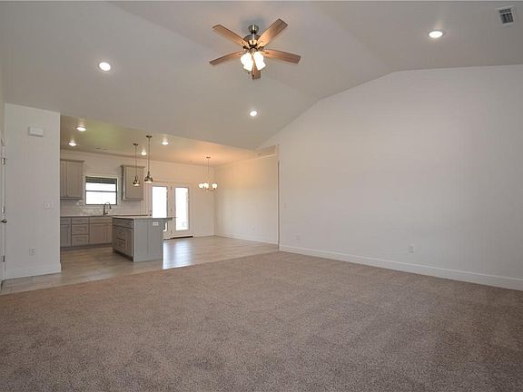 3rd image of 740 Hickory Meadows Ave