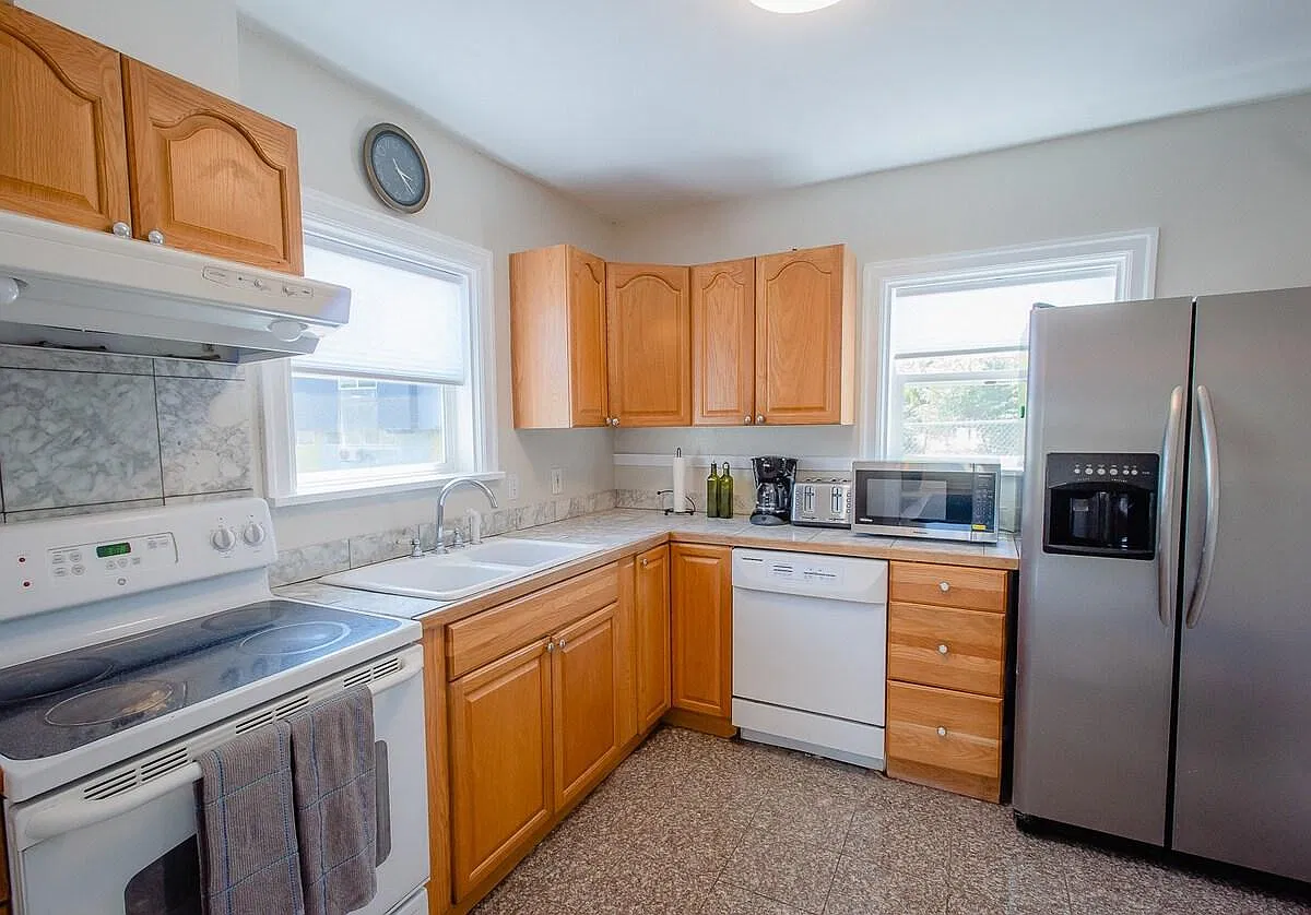 2 bed, 1400 sqft, $2,100 — Photo 3