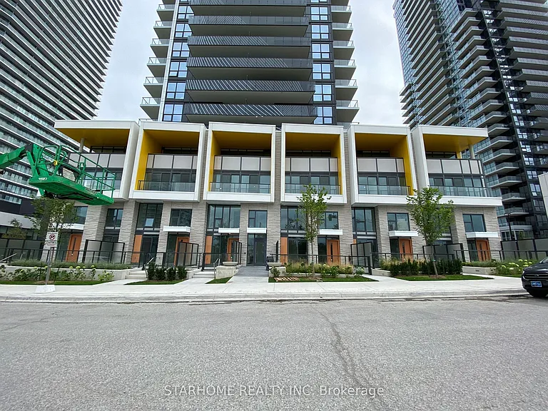 95 McMahon Dr #Townhouse 510 — Photo 14