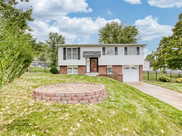 1099 Blackberry Trl, Pevely, MO 63070