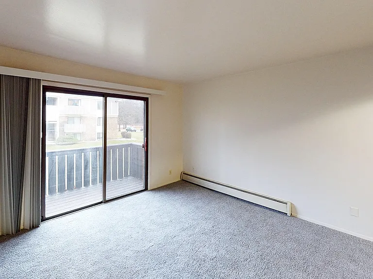 Glen Oaks Apartments — Photo 6