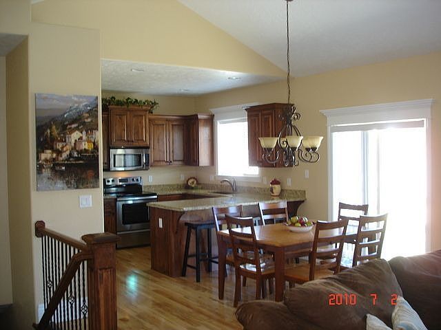 2nd image of 3433 Dover Ave