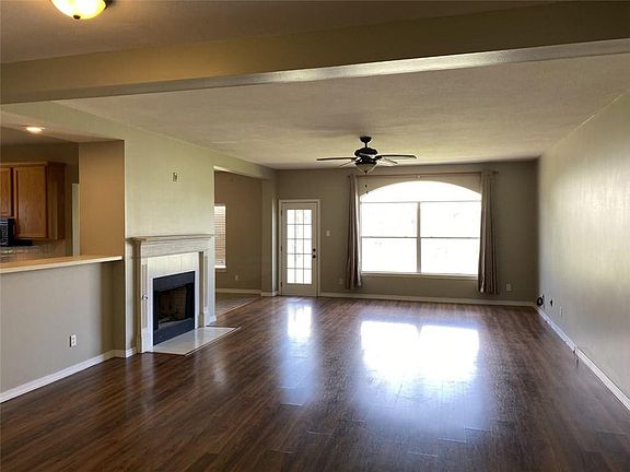 4th image of 3056 Meadow Lake Rd