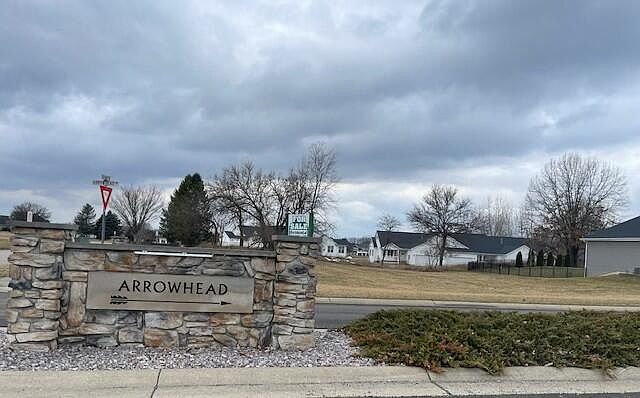 2nd image of 7 Arrowhead Dr