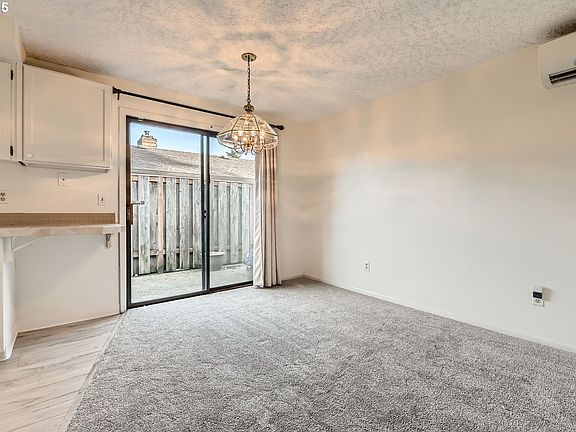 4th image of 3511 NE 45th St APT A
