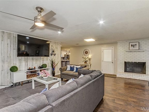 3rd image of 2906 Green Grove Cir NE
