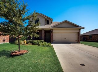 1104 Wellesbourne Ln, Fort Worth, TX 76134