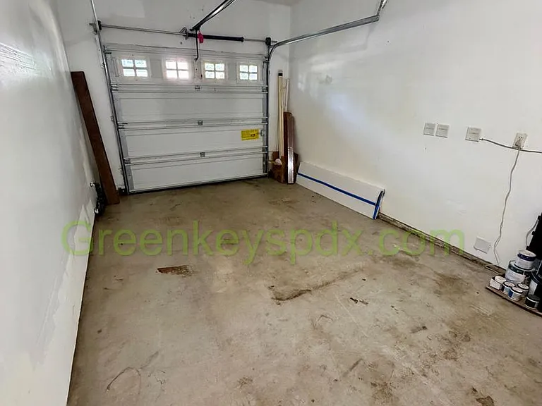 936 SE Elina Ave — Photo 24