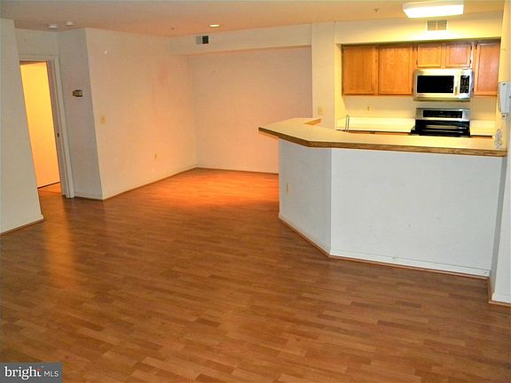 3rd image of 10A Amberstone Ct