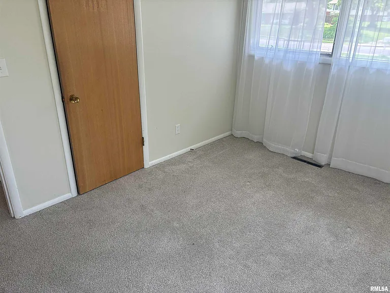 1329 W Holly Hedges Dr — Photo 6