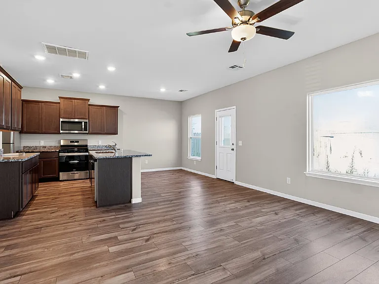 1712 Amaranth Ln — Photo 14