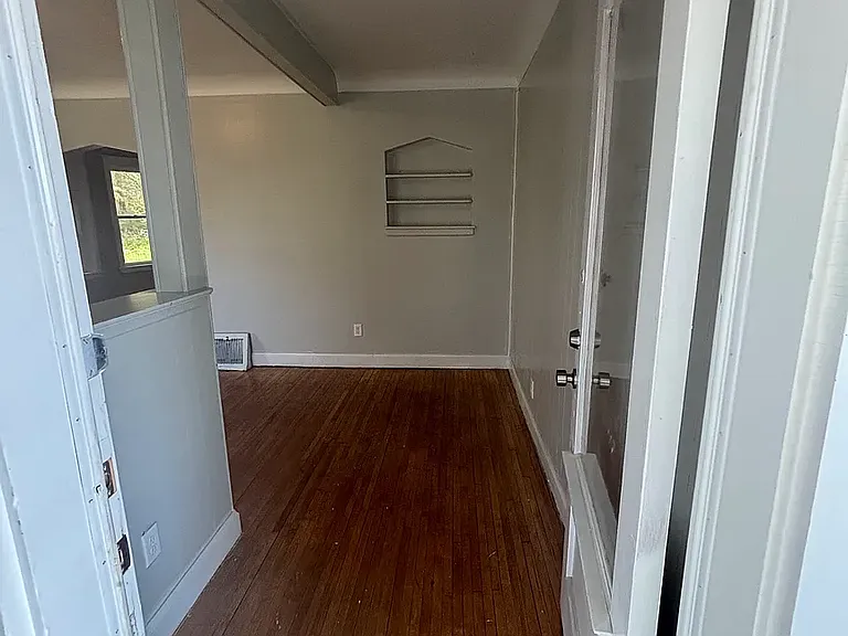 3015 Wellington St — Photo 13