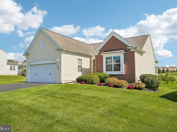 613 Prizer Ct, Downingtown, PA 19335