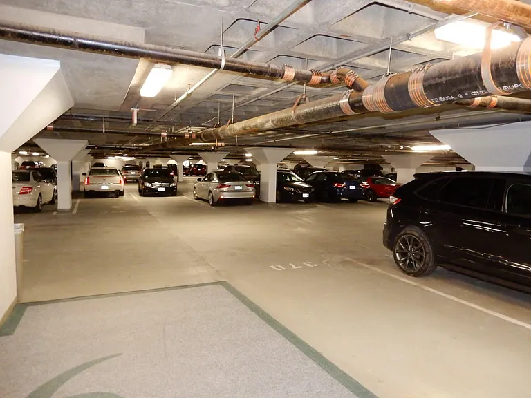9 Hawthorne Pl #6J — Photo 12