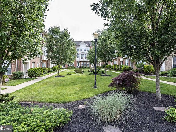 5th image of 2370 Huntington Station Ct