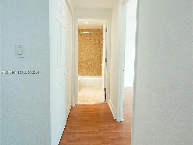 7501 E Treasure Dr #6A — Photo 8