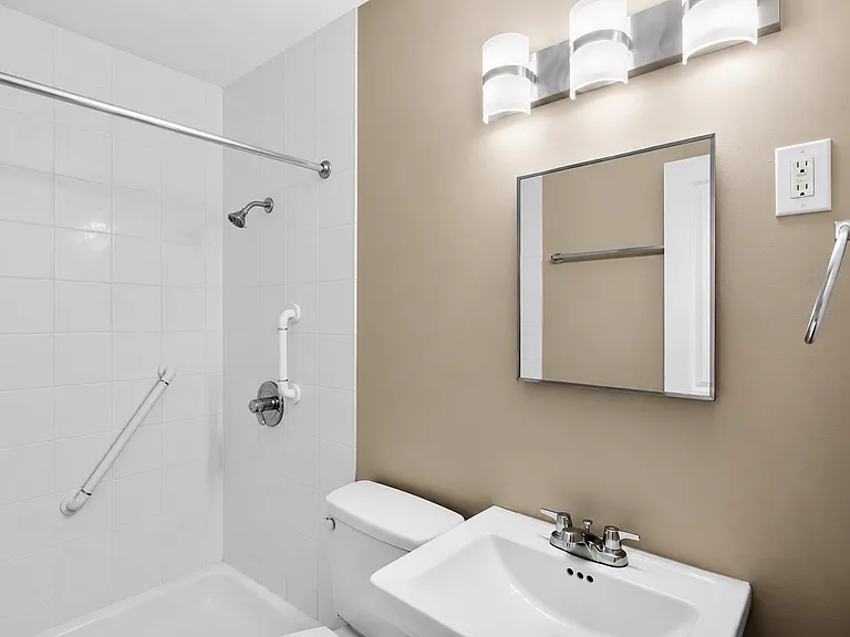 3938 Biscayne Rd — Photo 7