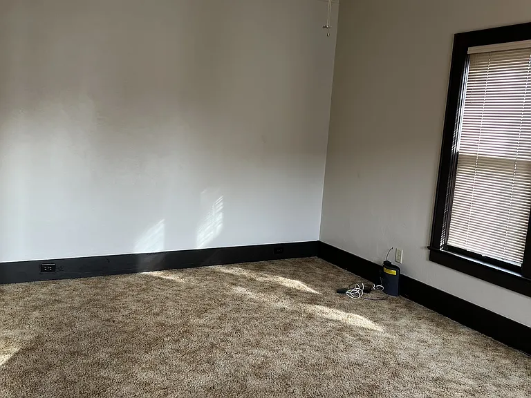 201 S Cravens St #4 — Photo 11