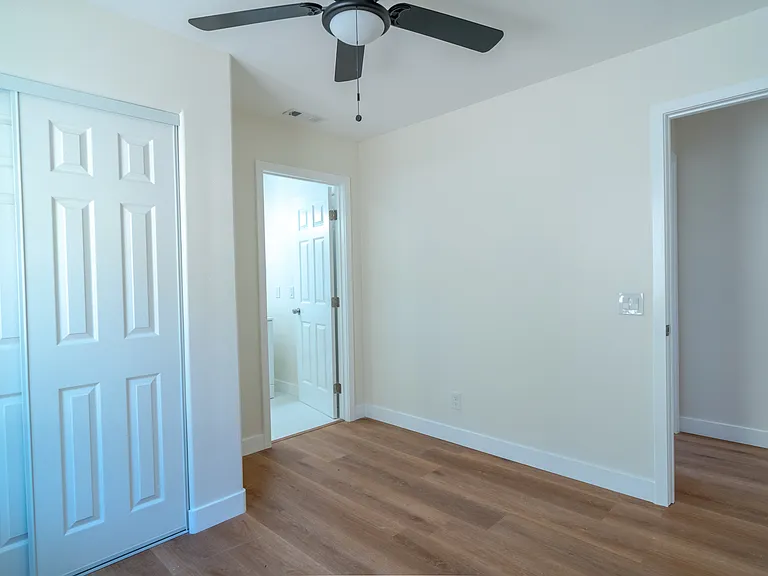 6402-06 Shane Place - 6406 — Photo 8