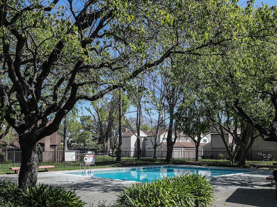 1st image of 2463 Mosswood Ln