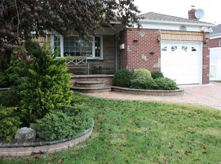 1352 Decker St, Valley Stream, NY 11580