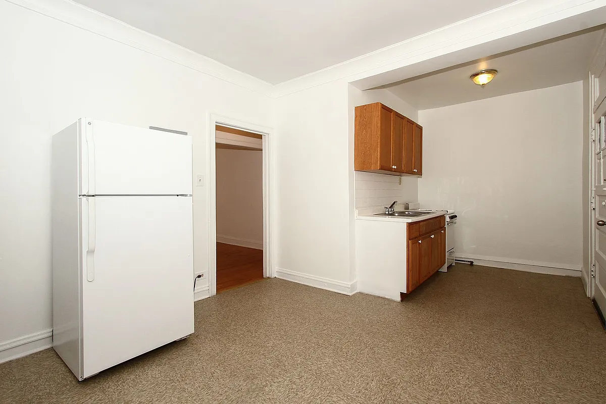 Building Photo - 7956 S Eberhart