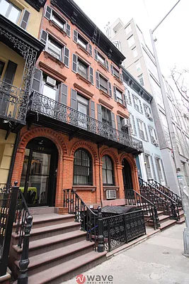 Rented by Wave Real Estate Group | media 30