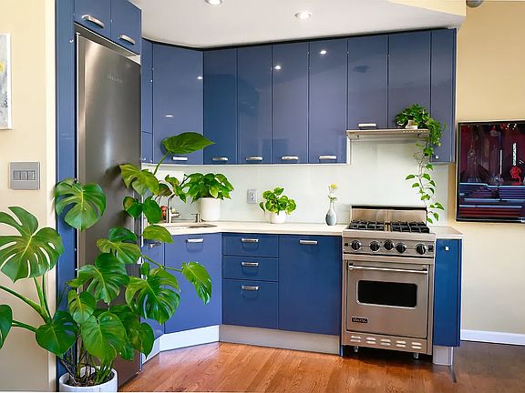 5th image of 362 15th St APT 4M