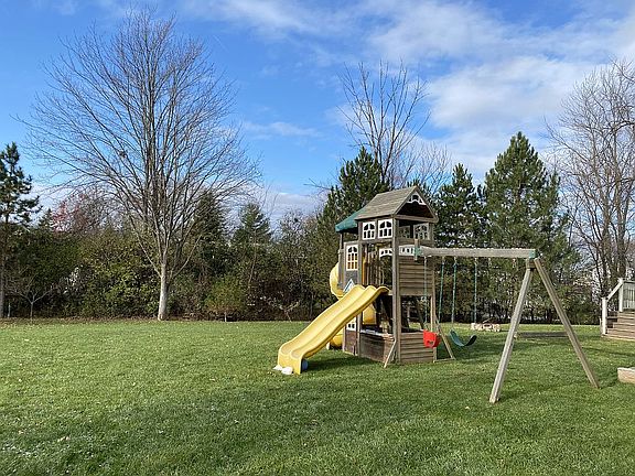 3rd image of 5028 Constitution Ln