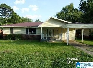 714A Crestview Dr, Gadsden, AL 35901