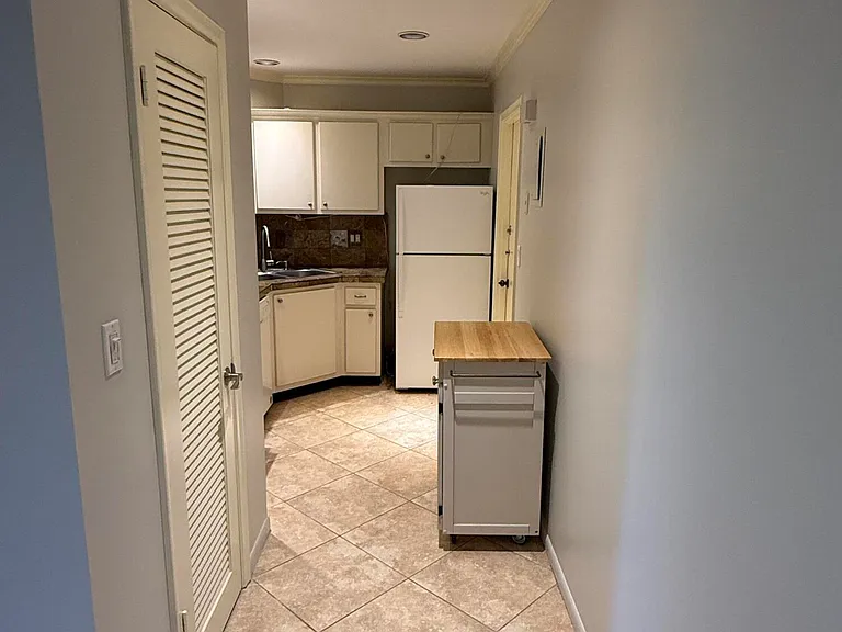 136 NE 19th Ct #220F — Photo 7