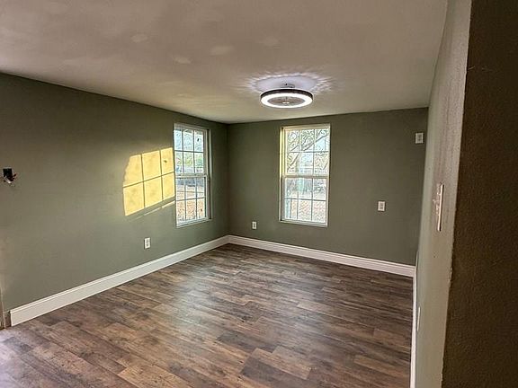 4th image of 1009 S Dakota St