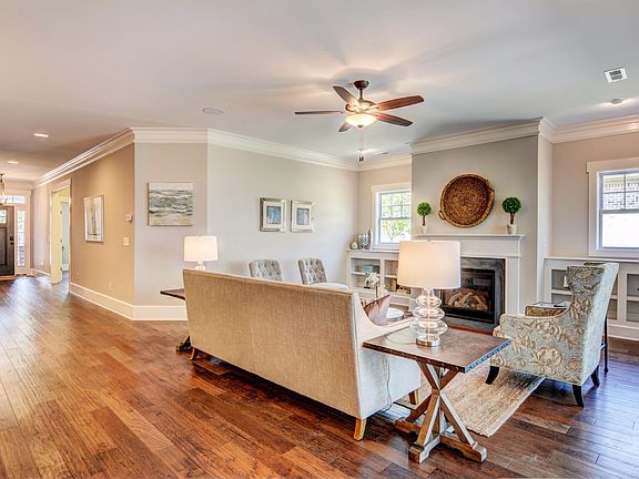 5th image of 1007 Evangeline Dr #92FDLO
