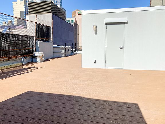 4th image of 415 E 90th St #4E