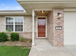 809 N 20th St, Rogers, AR 72756