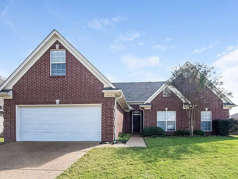 5820 Lillian Bend Dr — Photo 1