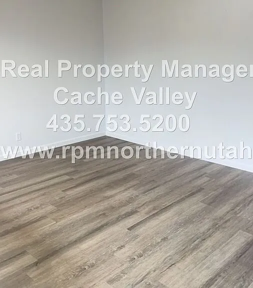 591 N Dee Ave #2 — Photo 5