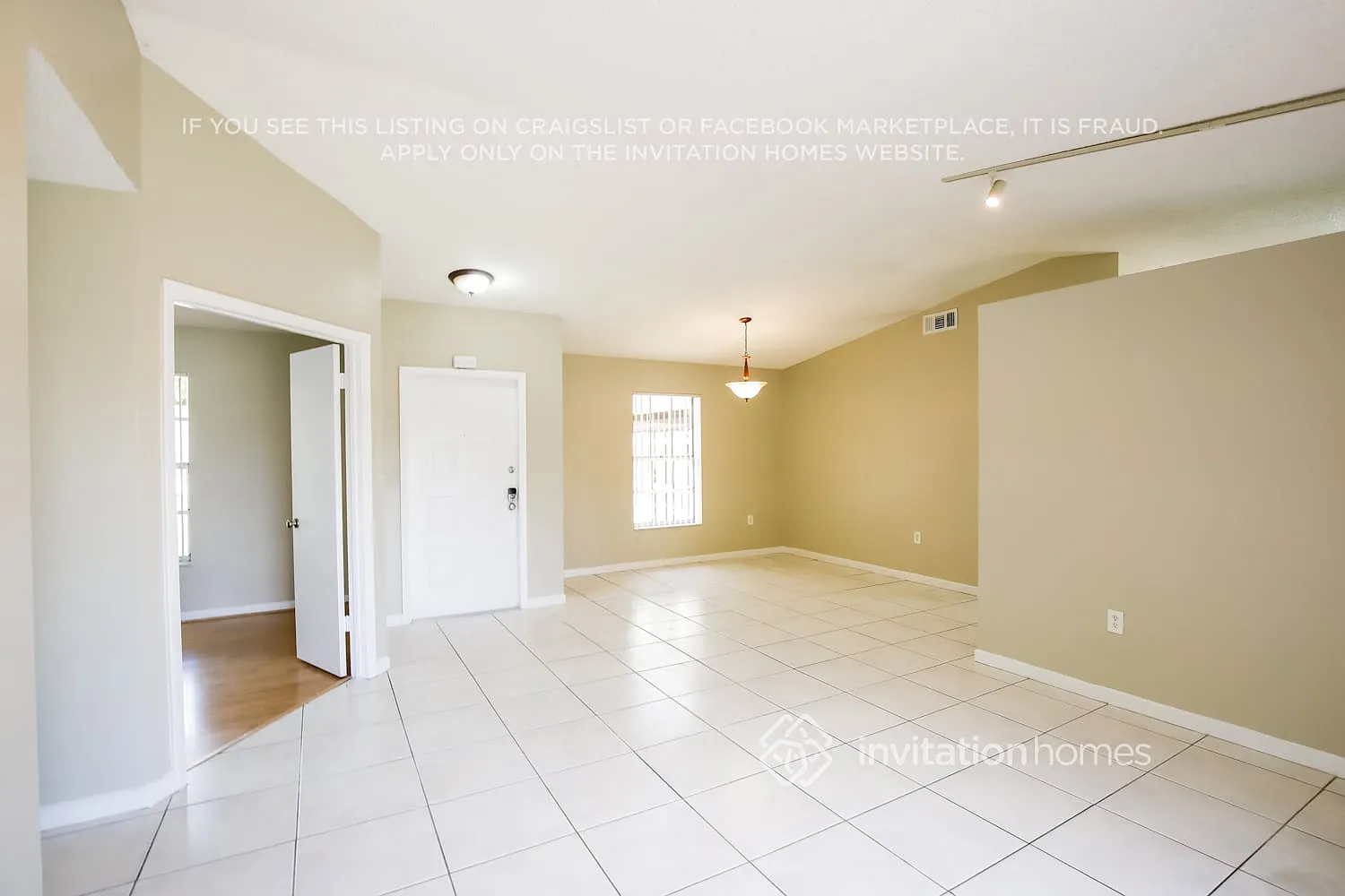 19226 NW 82nd Circle Ct Hialeah, FL 33015 — Photo 3