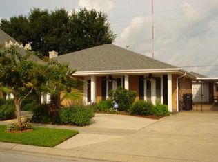 3305 Delille St, Chalmette, LA 70043