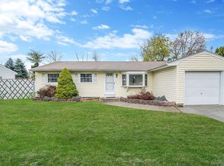 98 Rose Place, Selden, NY 11784