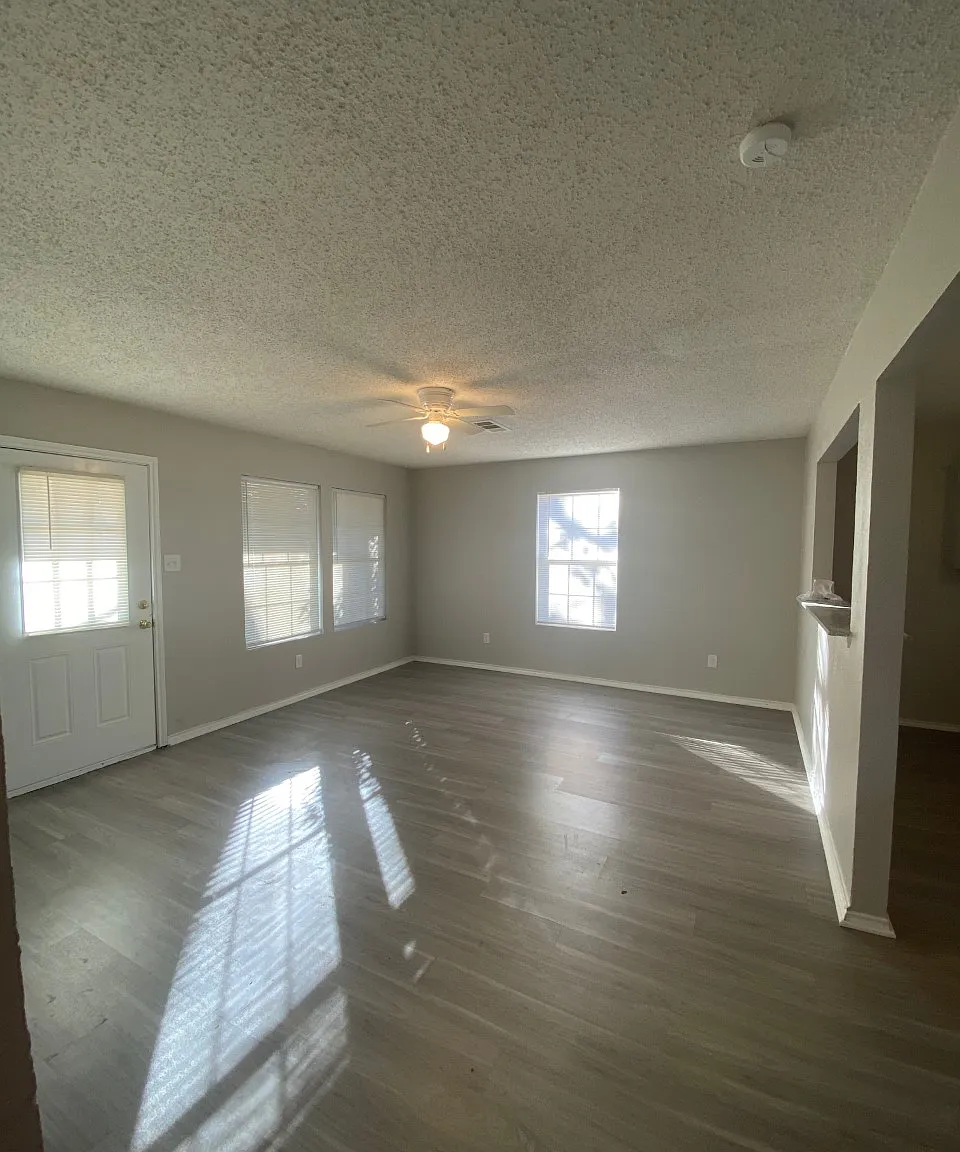 128 Pierce Drive - 1 — Photo 4