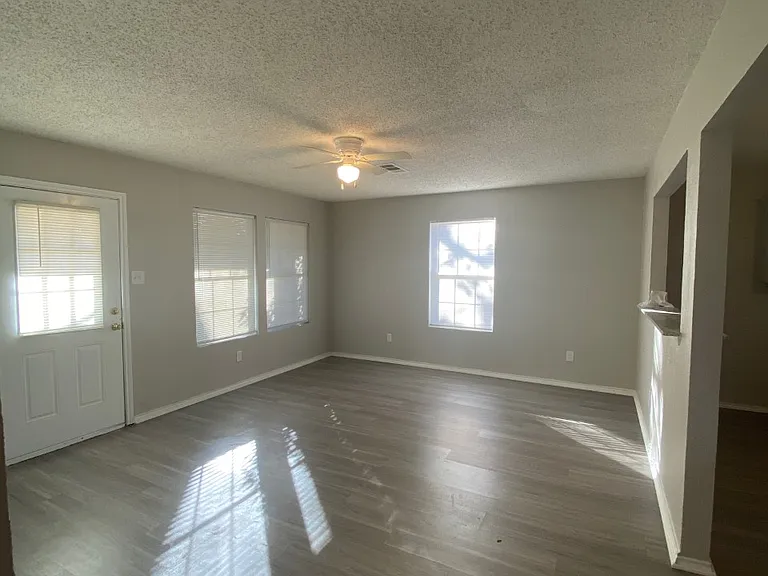128 Pierce Dr — Photo 4
